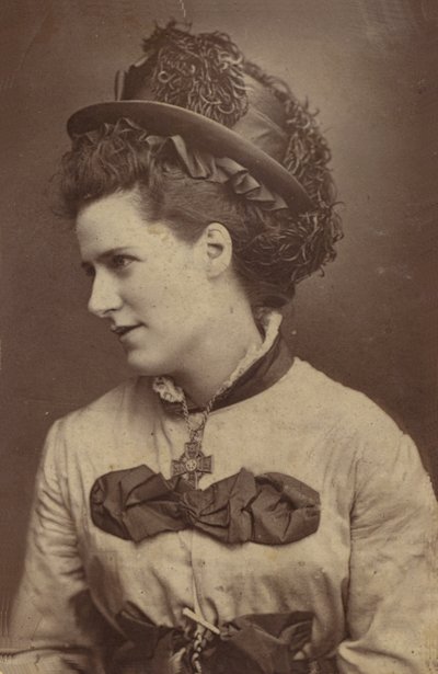 Ada Cavendish tekijältä English Photographer