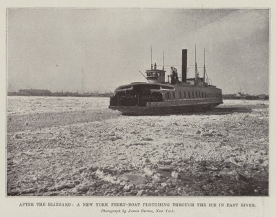 Blizzardin jälkeen New York Ferry-Boat kynsi jään läpi East Riverissä tekijältä English Photographer