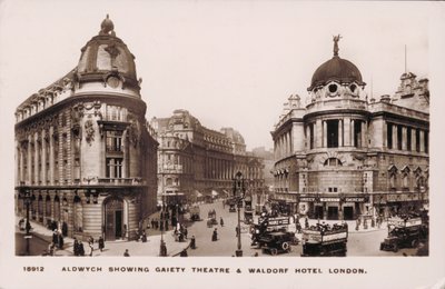 Aldwych, Lontoo, Gaiety-teatteri, Waldorf-hotelli (s/w-kuva). tekijältä English Photographer