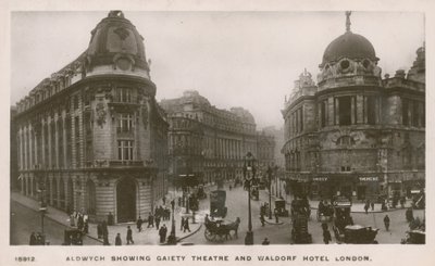 Aldwych esittää Gaiety-teatteria ja Waldorf-hotellia tekijältä English Photographer