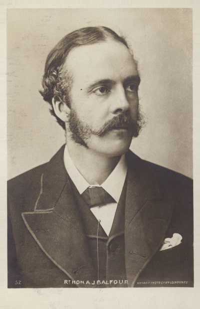 Arthur Balfour tekijältä English Photographer
