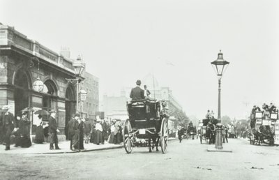Baker Streetin asema, Marylebone Road, Westminster LB: katso itään Baker Streetin kautta, 1895 tekijältä English Photographer