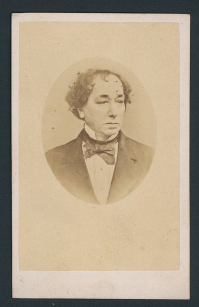 Benjamin Disraeli, käyntikortti tekijältä English Photographer