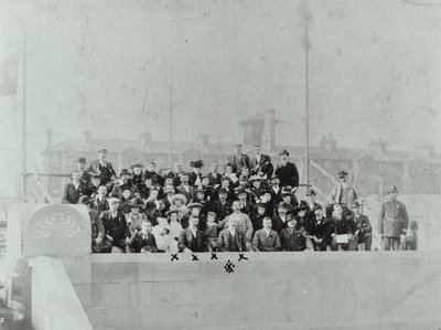 Blackwall Tunnel: yleisöä kokoontui avajaisseremoniaan, 1897 tekijältä English Photographer