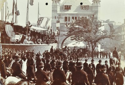 Blackwall-tunneli: Walesin prinssi, myöhemmin kuningas Edward VII ja prinsessa Alexandria osallistuvat tunnelin avajaisiin vuonna 1897. tekijältä English Photographer