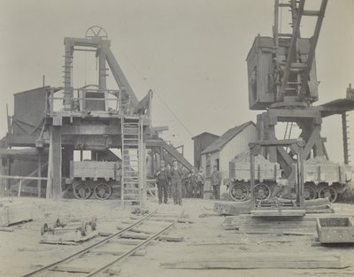 Blackwall-tunneli: kuilu ja työntekijät tunnelin rakentamisen aikana, 1893 tekijältä English Photographer
