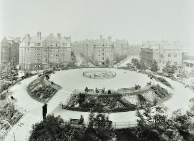 Boundary Estate: Arnold Circus, näkymä julkisiin puutarhoihin ja asuntoihin, Lontoo tekijältä English Photographer