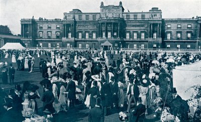 Buckinghamin palatsin puutarhajuhlat, 1911 tekijältä English Photographer