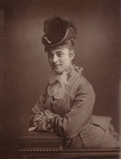 Camille Dubois tekijältä English Photographer