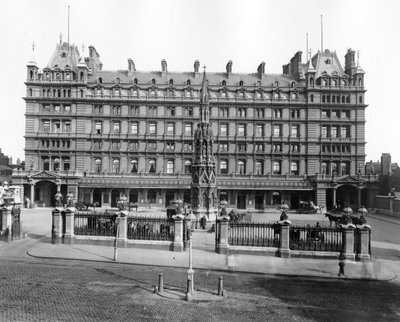 Charing Cross -hotelli tekijältä English Photographer