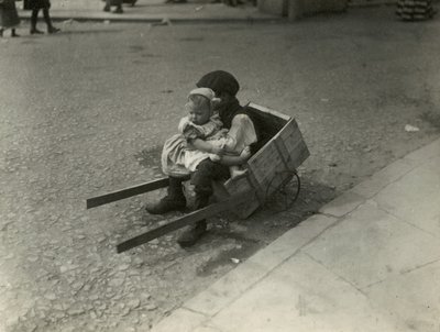 Lasten köyhyys, Lontoo tekijältä English Photographer