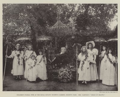 Lasten kukkajuhla Royal Botanic Societyn puutarhassa, Regents Park, Mrs Garfords Dream of Beauty tekijältä English Photographer