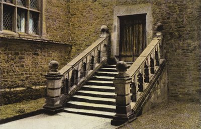Dorothy Vernons portaat ja ovi, Haddon Hall tekijältä English Photographer