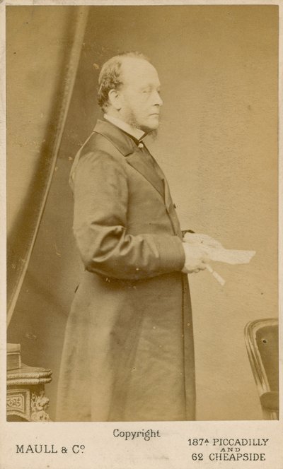 jaarli Cranbrook, Gathorne-Hardy tekijältä English Photographer