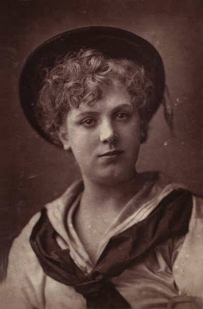 Edith Bland tekijältä English Photographer
