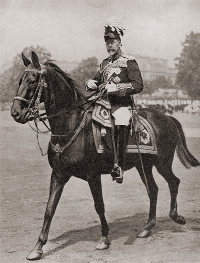 George V, The Story of Twenty Five Years, julkaistu 1935 tekijältä English Photographer