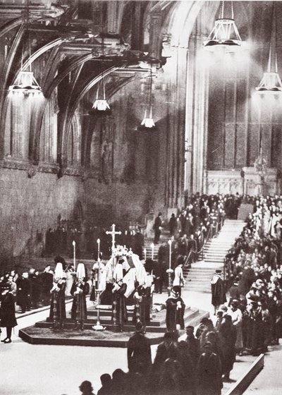 George V makaa osavaltiossa Westminster Hallissa, 1936 tekijältä English Photographer