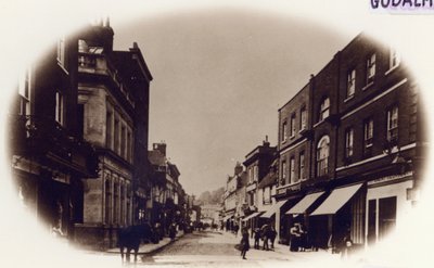 Godalming High Street, Surrey, n. 1900 (seepiavalokuva) tekijältä English Photographer