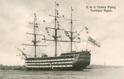 HMS Victory, lentävä Trafalgar-signaali tekijältä English Photographer