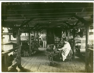 Käsin tehty kudonta, Hughesin tehdas nro 2, 1923 tekijältä English Photographer