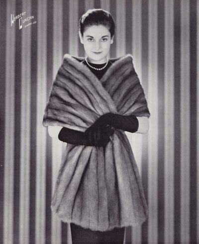 Herbert Duncan Furs: (s/w valokuva). tekijältä English Photographer