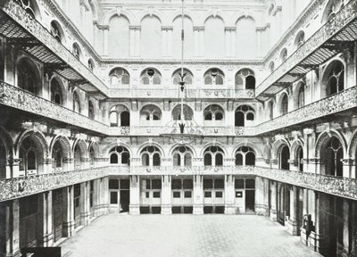 Hop Exchange: East Hallin sisustus, Southwark Street, Lontoo, 1890 tekijältä English Photographer