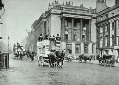 Hevosbussit Waterloo Placessa, 1895 tekijältä English Photographer