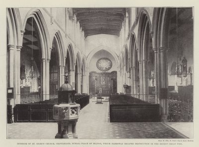 St Gilesin kirkon sisätilat, Cripplegate, Miltonin hautauspaikka, joka välttyi niukasti tuholta äskettäisessä suuressa tulipalossa tekijältä English Photographer