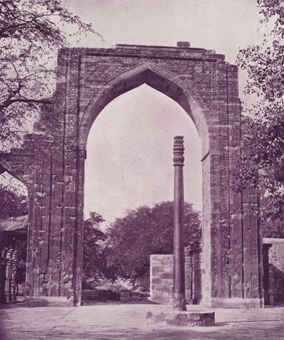 Rautapilari ja suuri kaari, Delhi tekijältä English Photographer