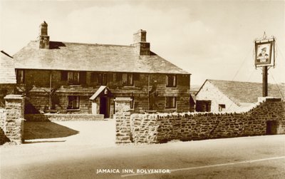 Jamaica Inn, Bolventor, Cornwall, kuuluisa siitä, että se yhdistettiin Cornish-salakuljetukseen ja jota juhlitaan Daphne Du Maurierin samannimisessä kirjassa (m/v kuva) tekijältä English Photographer
