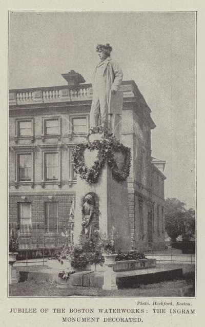 Bostonin vesilaitoksen juhlapäivä, Ingram-monumentti koristeltu tekijältä English Photographer