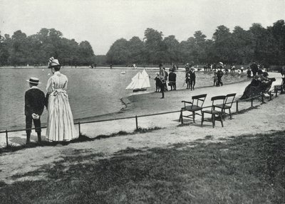 Kensington Gardens, pyöreä lampi (m/v kuva) tekijältä English Photographer