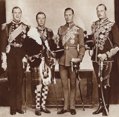 Kuningas Edward VIII (toinen vasemmalla) ja hänen veljensä (s/w-kuva). tekijältä English Photographer