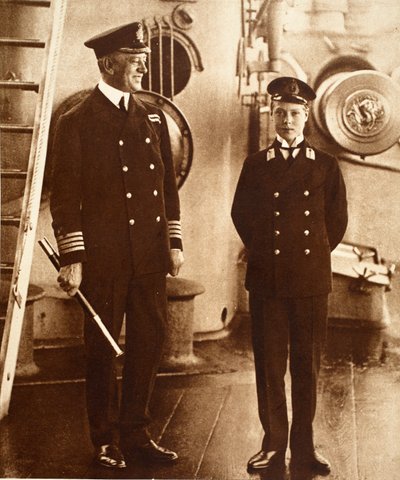 Kuningas Edward VIII Midshipmanina H.M.S. Hindustan, 1910 tekijältä English Photographer
