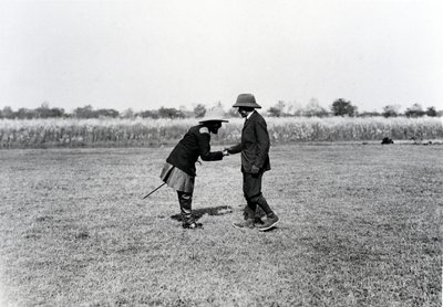 Kuningas Yrjö V tervehtii Nepalin maharadjaa. tekijältä English Photographer