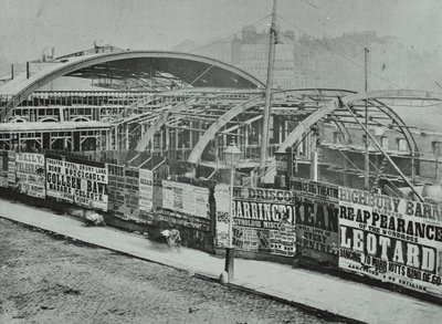 Kings Crossin asema: rakennustyöt käynnissä, 1862 tekijältä English Photographer