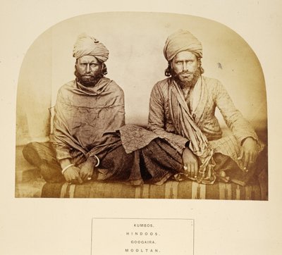 Kumbos, Hindoos, Googaira, Mooltan, J. Forbes Watsonin teoksesta The People of India, julkaistu 1868 (albumiprintti) tekijältä English Photographer
