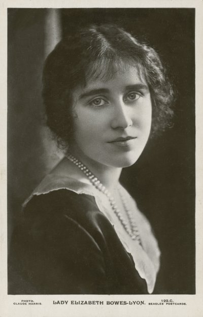 Lady Elizabeth Bowes-Lyon (m/w kuva) tekijältä English Photographer