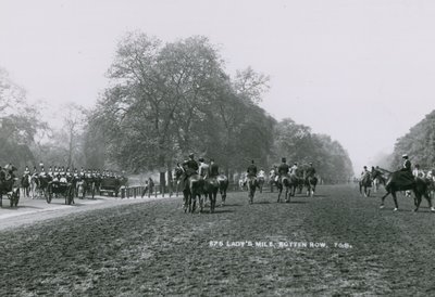 Ladys Mile, Rotten Row, Hyde Park, Lontoo tekijältä English Photographer