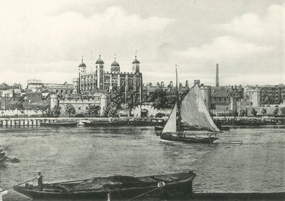 London Tower Thamesista tekijältä English Photographer
