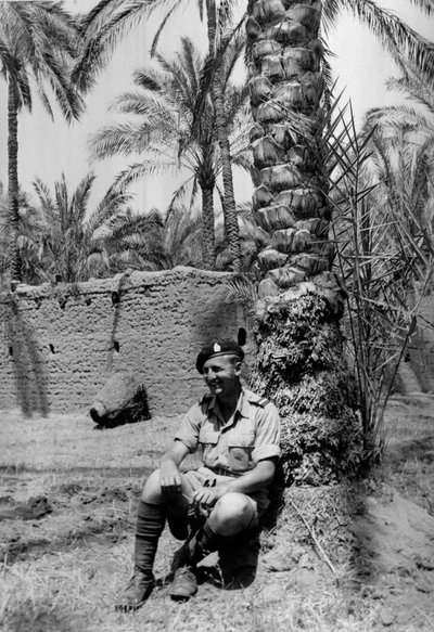 Louis Cohen, Majuri W H J Salen kokoama albumi, 1943 tekijältä English Photographer