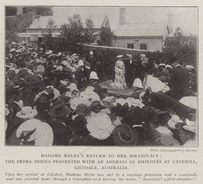 Madame Melbas palaa syntymäpaikkaansa, Prima Donna piti työntekijöiden puheen Cavehillissä, Lilydalessa, Australiassa. tekijältä English Photographer