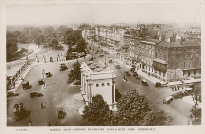 Marmorikaari näyttää Bayswater Roadin ja Hyde Parkin Lontoossa tekijältä English Photographer