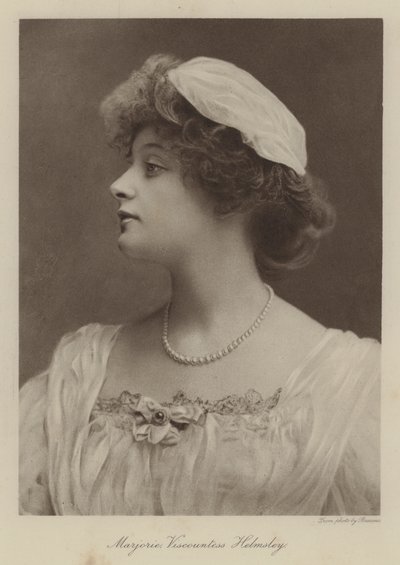 Marjorie Helmsley (s/w-kuva) tekijältä English Photographer
