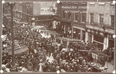 Middlesex Street Petticoat Lane -kadulla tekijältä English Photographer