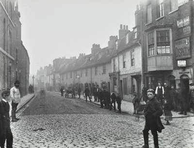 Mill Lane: Deptford Broadwaylta, Lontoosta, 1895 tekijältä English Photographer