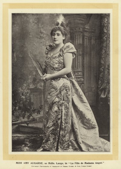 Neiti Amy Augarde, Mdlle Lange, La Fille de Madame Angotissa tekijältä English Photographer