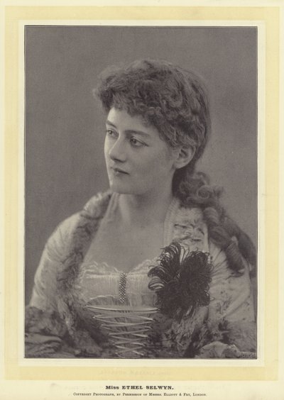 Neiti Ethel Selwyn tekijältä English Photographer