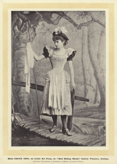 Miss Irene Iris, Little Bo Peep, Red Riding Hoodissa, Gaiety Theatre, Dublin tekijältä English Photographer