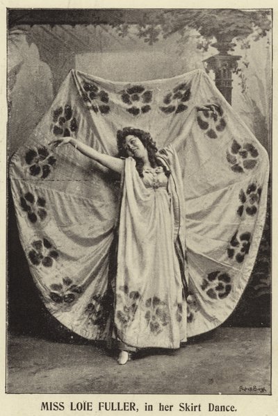 Neiti Loie Fuller, hameen tanssissa tekijältä English Photographer